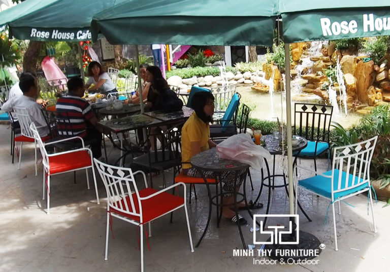 Rose House Café – địa điểm mới nổi hút “team sống ảo” Bình Dương