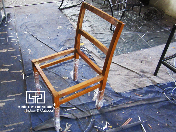 Khi sản phẩm bàn ghế gỗ kết hợp với chất liệu mây nhựa